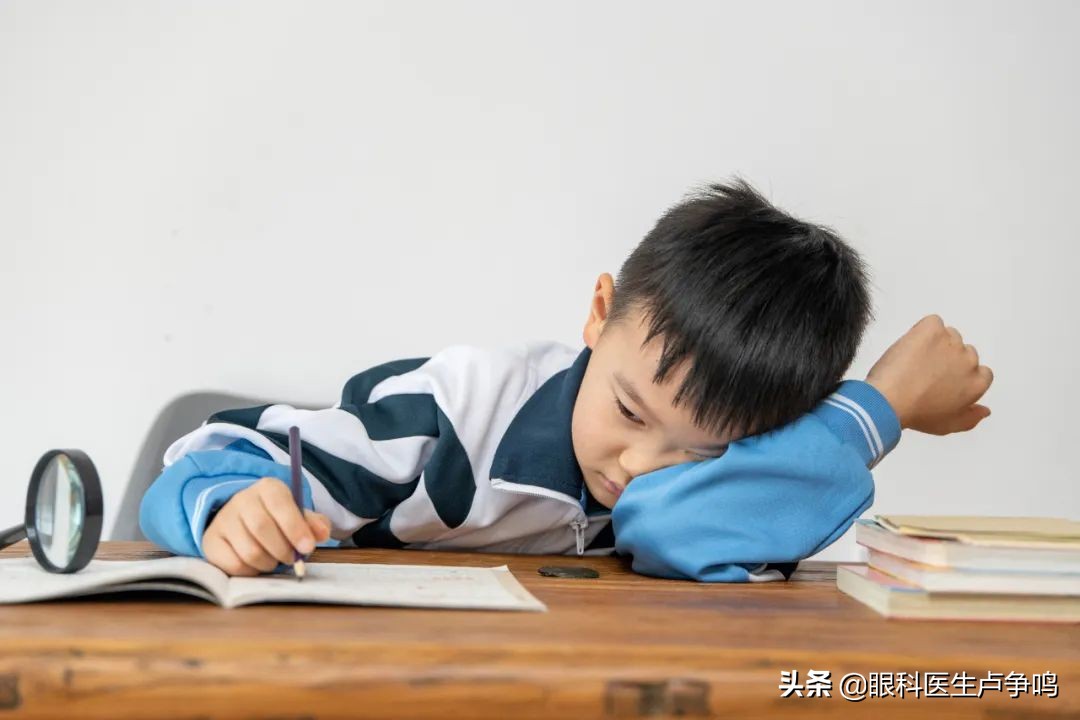 “两只眼睛度数不一样”是视力危险信号，得注意