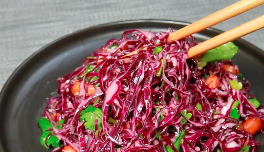 中年女性要少吃糖,要想不显老多吃花青素食物