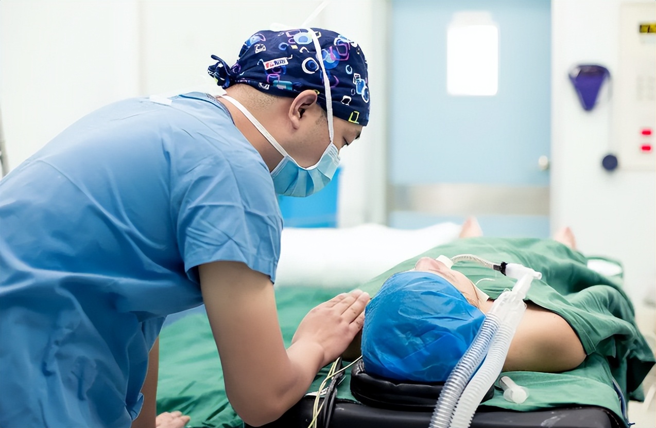 临床医学专业就业前景怎样,临床医学专业就业前景与方向