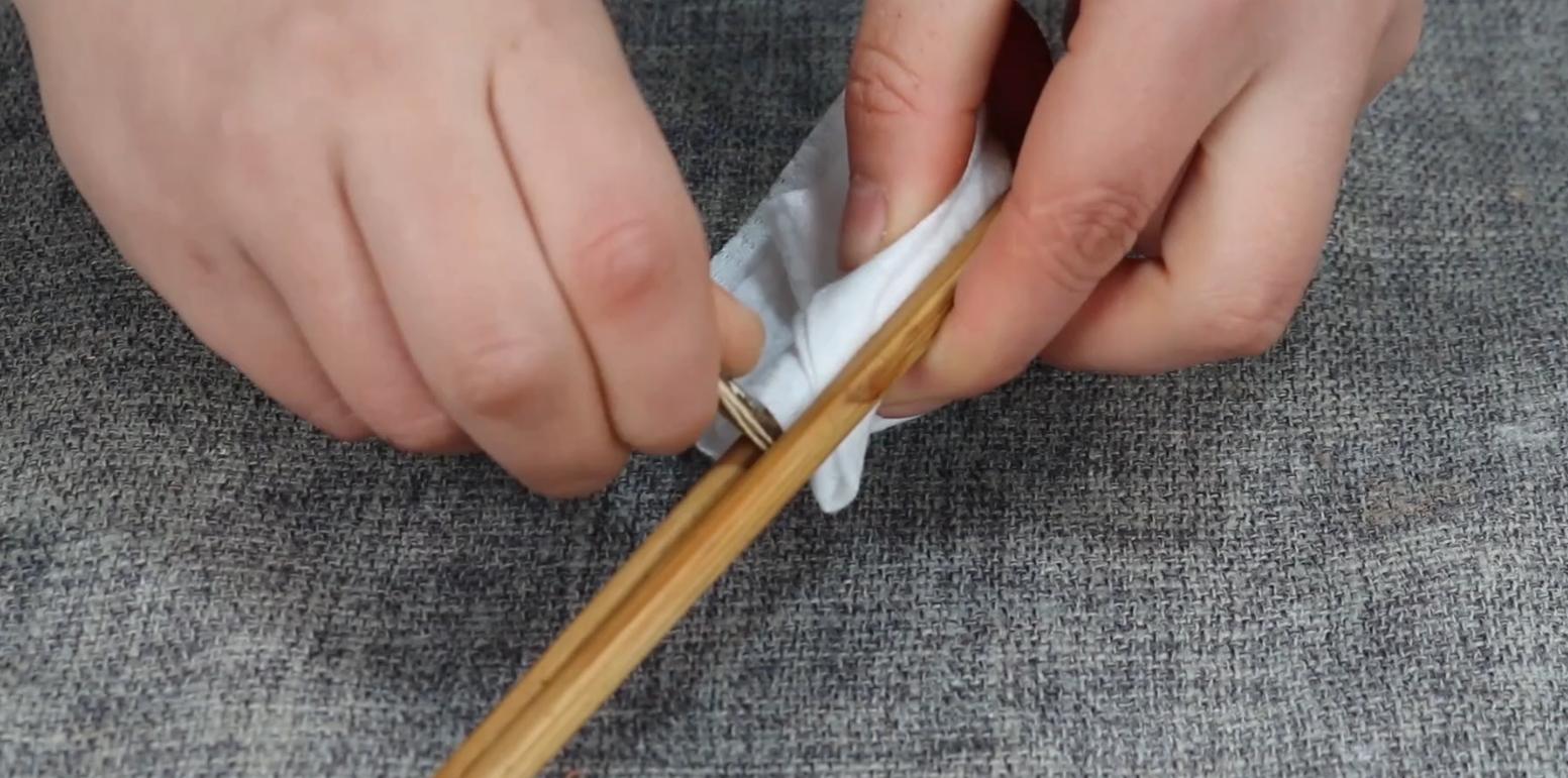 怎么快速用钥匙剥瓜子,剥瓜子方法