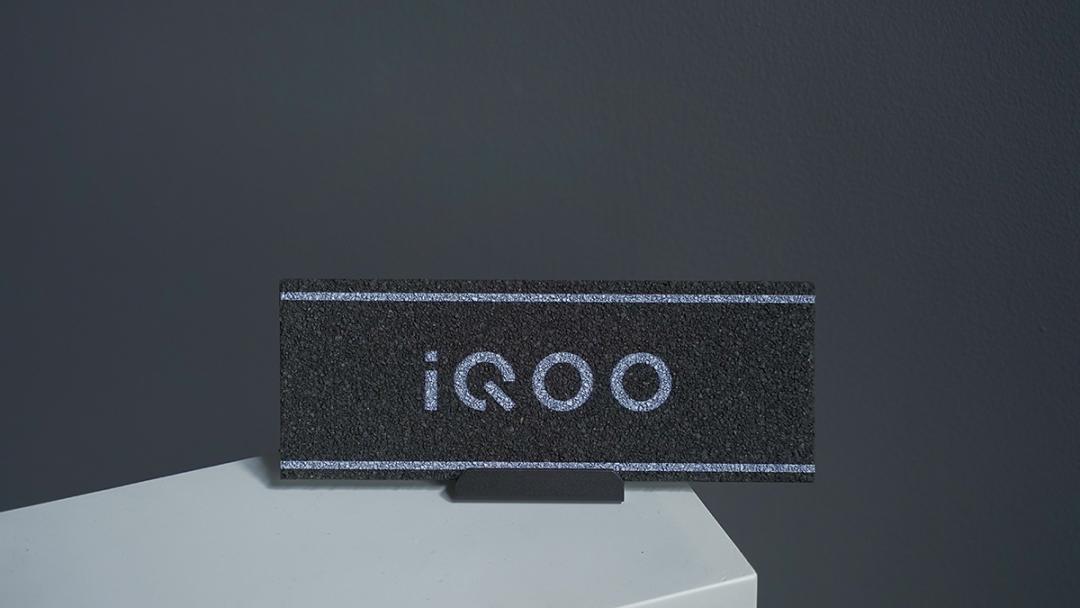 这些就是手机厂员工用头发换来的邀请函？