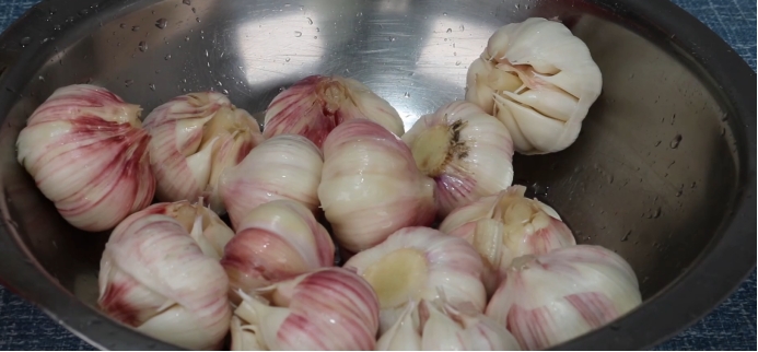 农村奶奶教糖醋蒜方法,腌糖蒜老方法