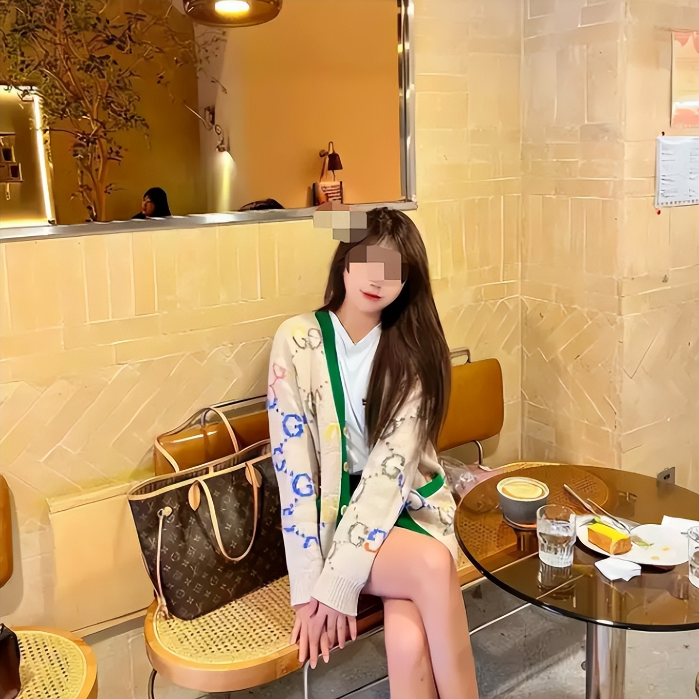 女大学生明码标价：一次5000可飞全国！同时为就业积攒人脉