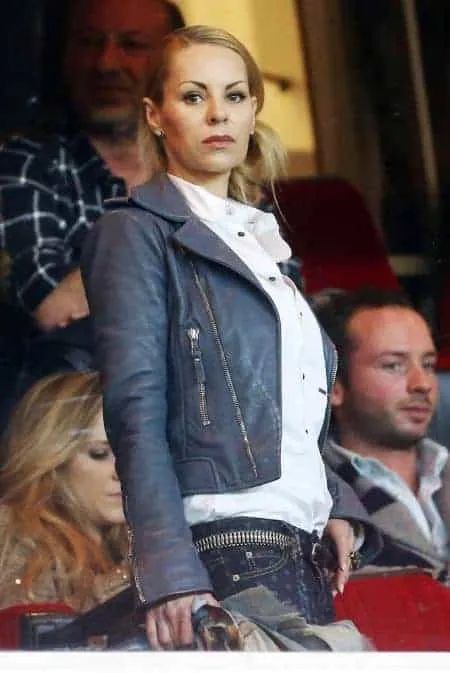 相爱20年不结婚，这对姐弟恋火了！网友：一物降一物，孤狼配悍妇