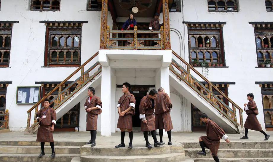 唯一一个禁烟成功的国家,唯一禁酒的国家