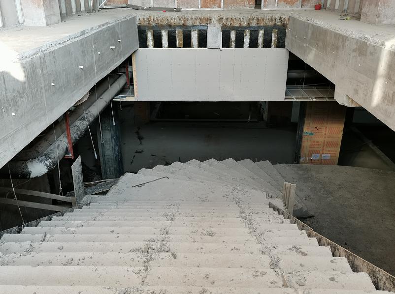 押宝星河里文创、屋顶农场项目,入郑12年的宝龙广场能否续命?