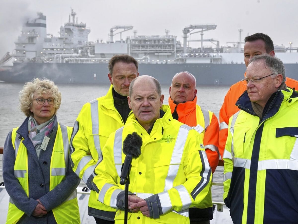 美国遭寒流席卷，欧洲却温暖如春，德国大秀能源充足，普京赌输？