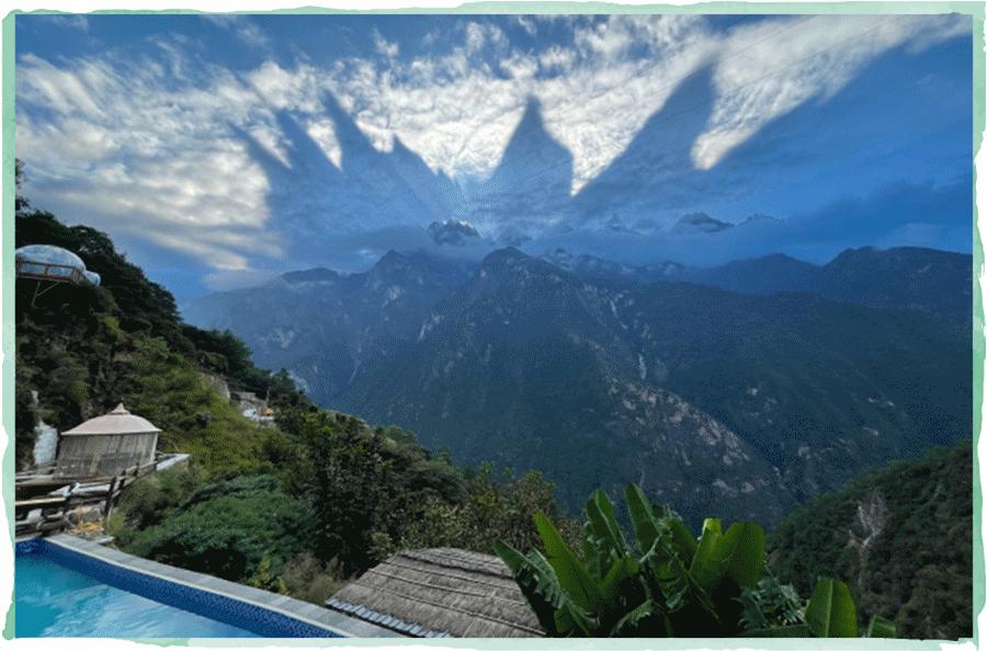 史上最苦亲子游，最惨时三人分一碗泡面！我为什么还要带年糕来？