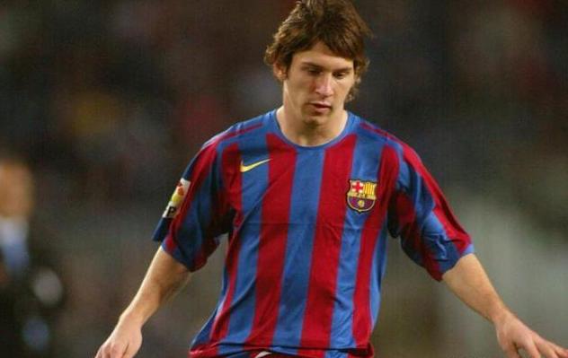 梅西是侏儒症为什么还那么高,侏儒症球王梅西