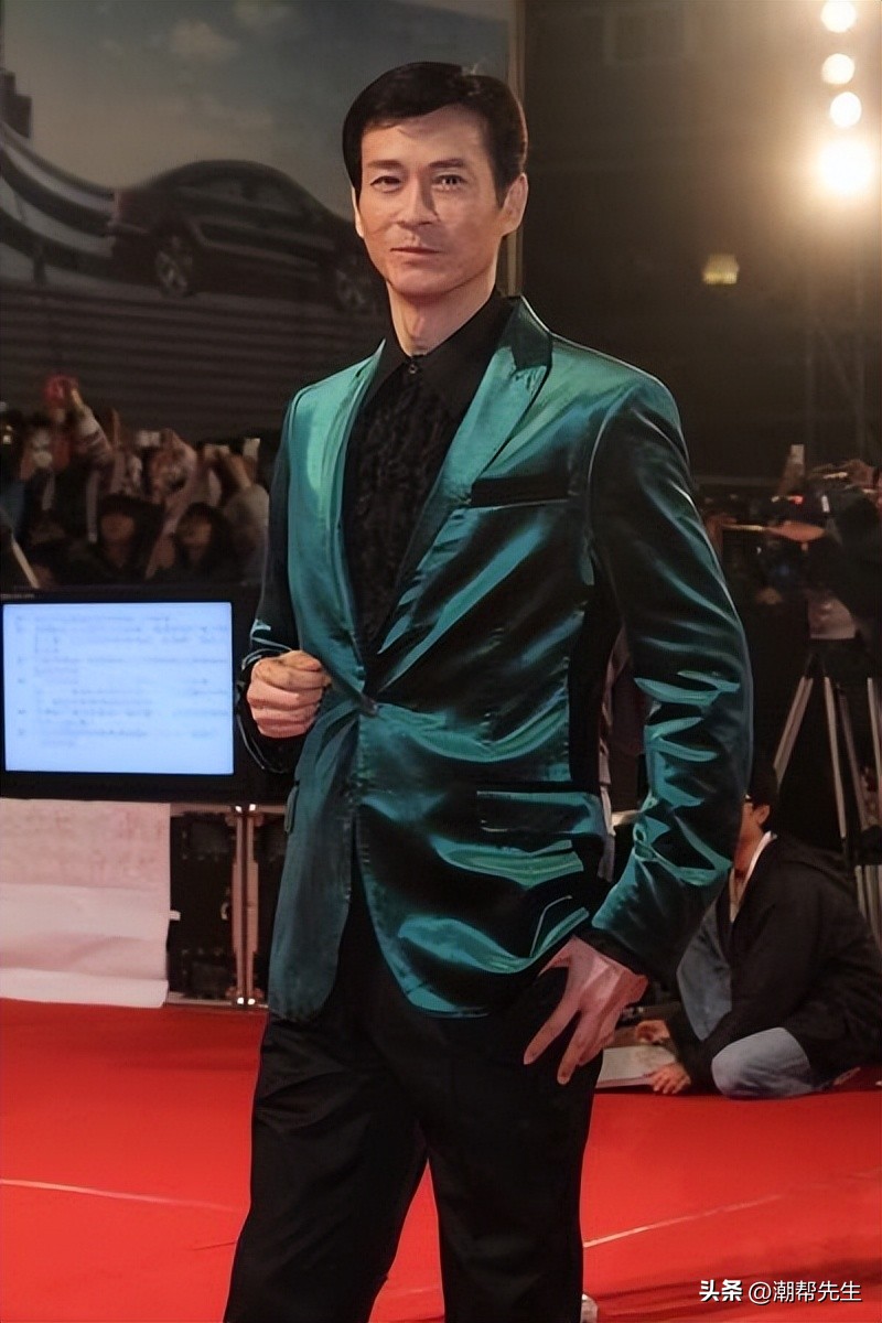 76岁郑少秋谢贤,郑少秋1米76与老年谢贤差不多高