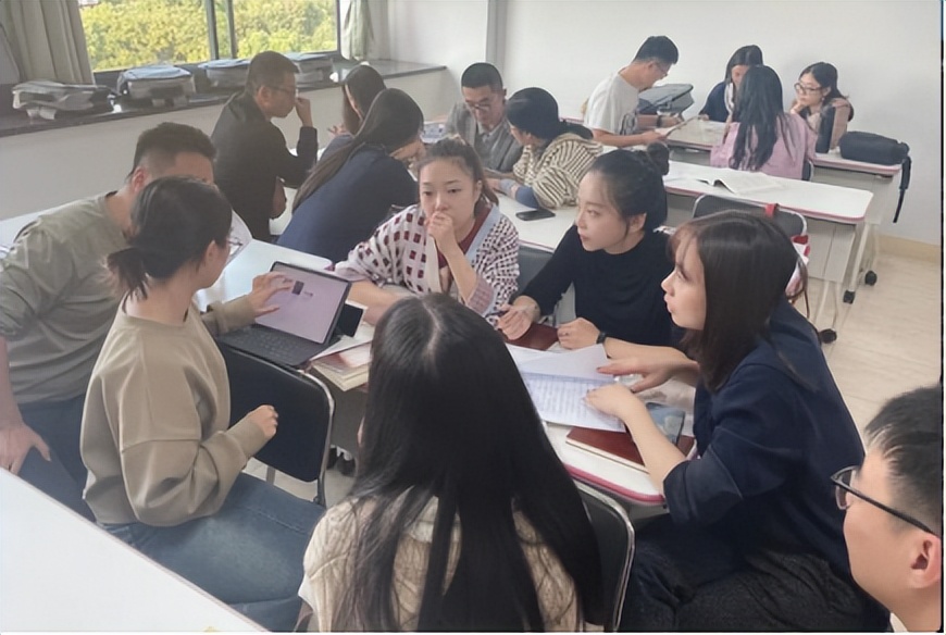 百尺竿头思更进,策马扬鞭自奋蹄——22级MBA1班第一学年总结