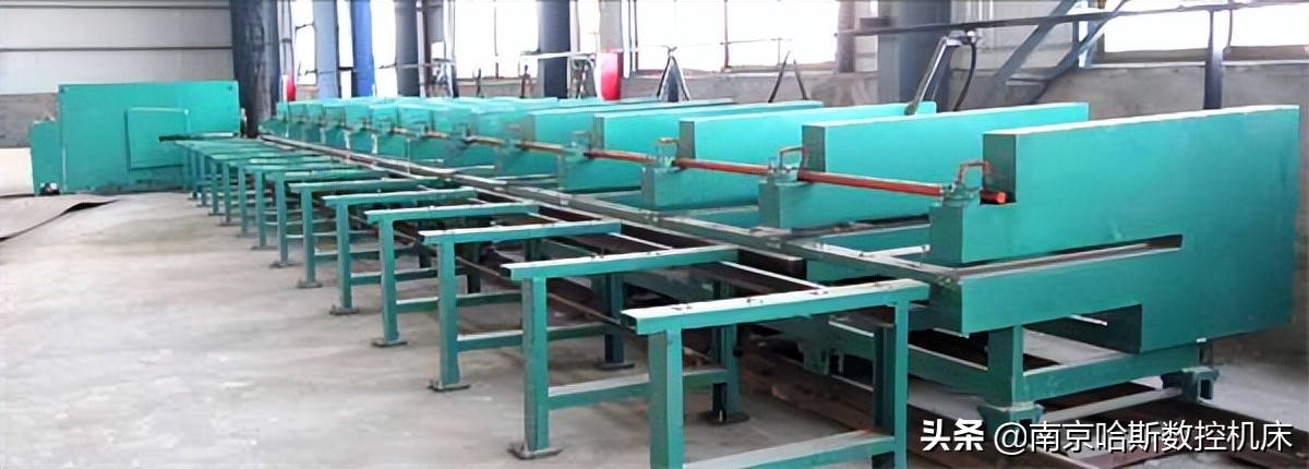 城市太阳能灯设备,4.5米灯杆生产全流程