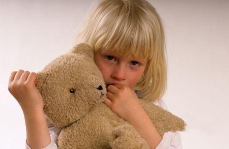 孩子胆子小怕陌生人怎么办,孩子胆子特别小怕老师怎么办