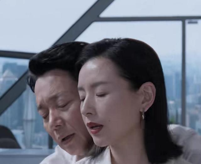 条件不符就别演“*妇情**”了,43岁董洁告诉你,什么是教科书式撩汉