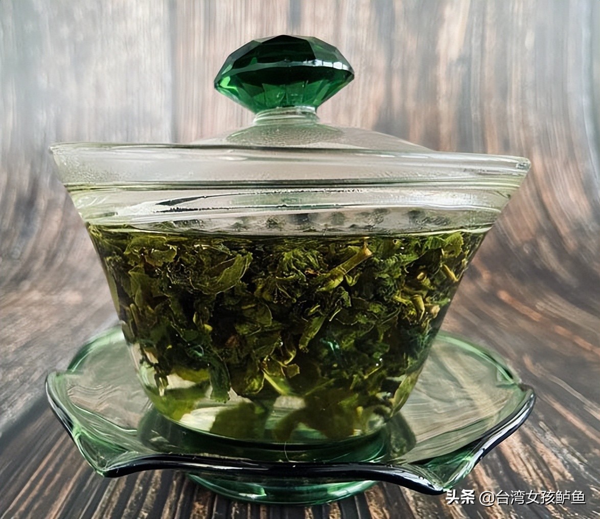 怎么样辨别乌龙茶有没有加香精,怎样分辨乌龙茶的真假