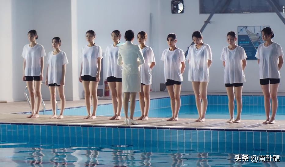 巨蛇闯女校电影剪辑,巨蛇闯女校电影在线播放