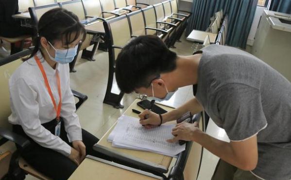 大公司HR坦言：有些大学生的简历不用仔细看，基本可以直接被淘汰