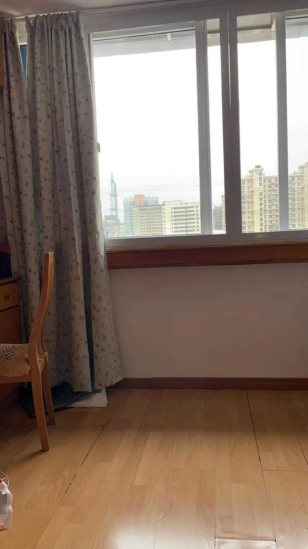 阳台外墙墙皮脱落如何维修,阳台上外墙涂料脱落咋办