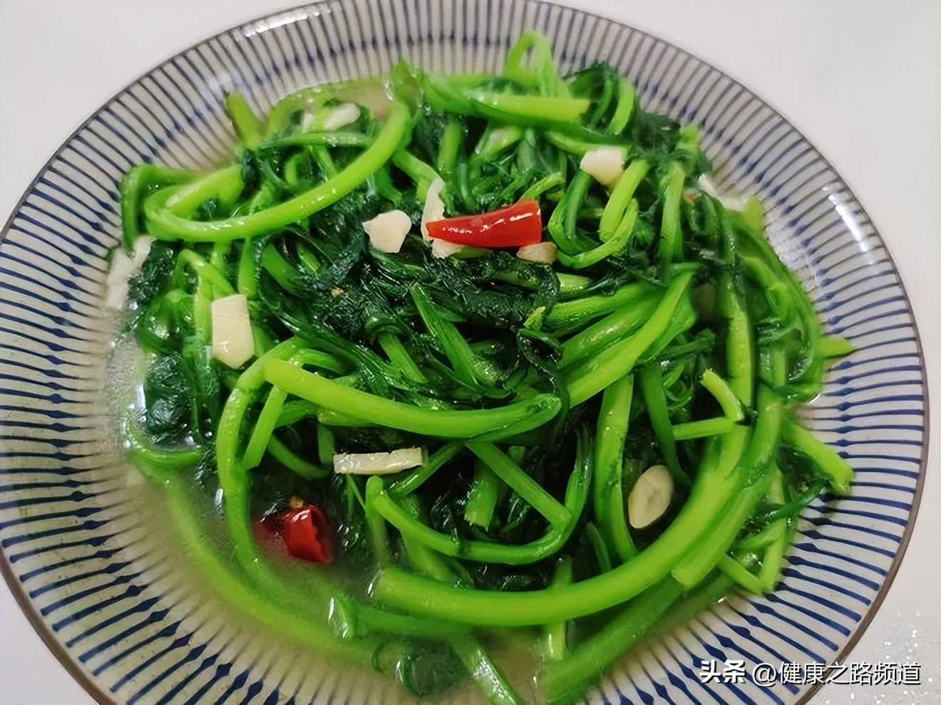 10种天然高叶酸食材,中老年每天补充多少叶酸防止中风