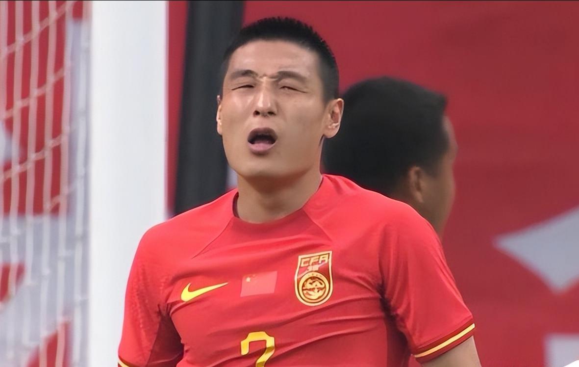 12强赛首胜武磊献绝杀国足,中国男足2-1泰国武磊三次错失单刀