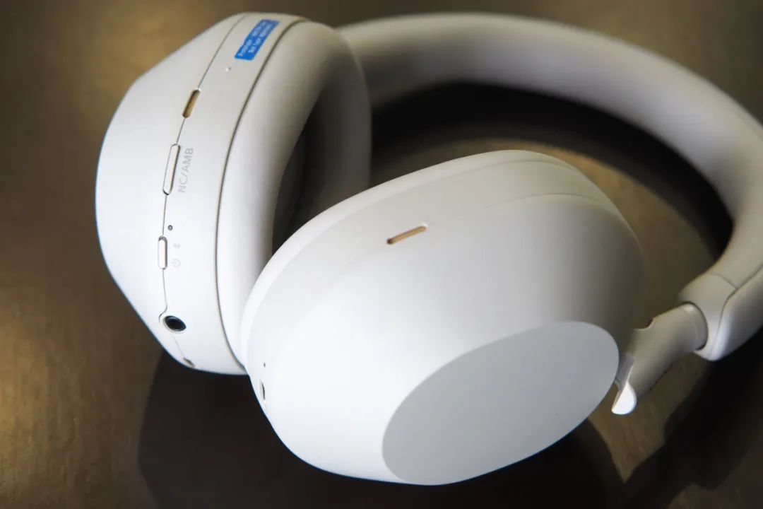 索尼wh-1000xm4对比wh-1000xm5,索尼wh-1000xm5测评