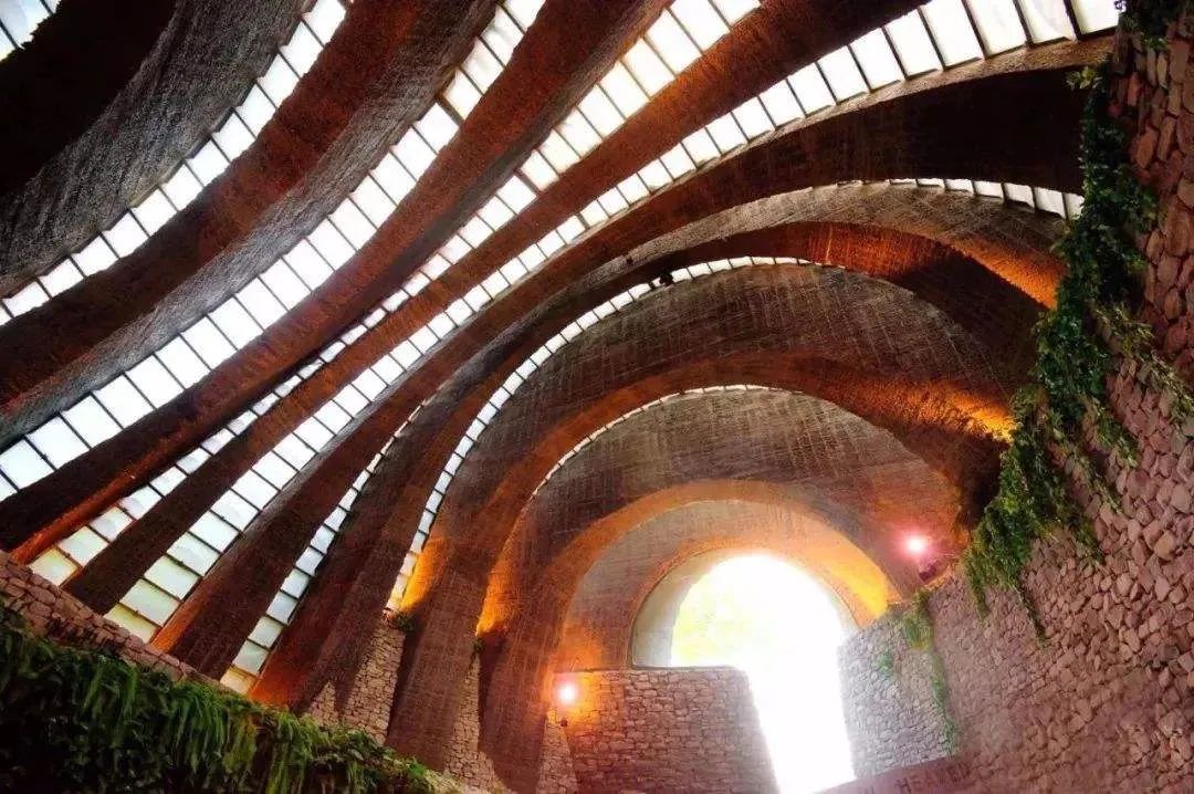 日本十字架教堂,日本教堂