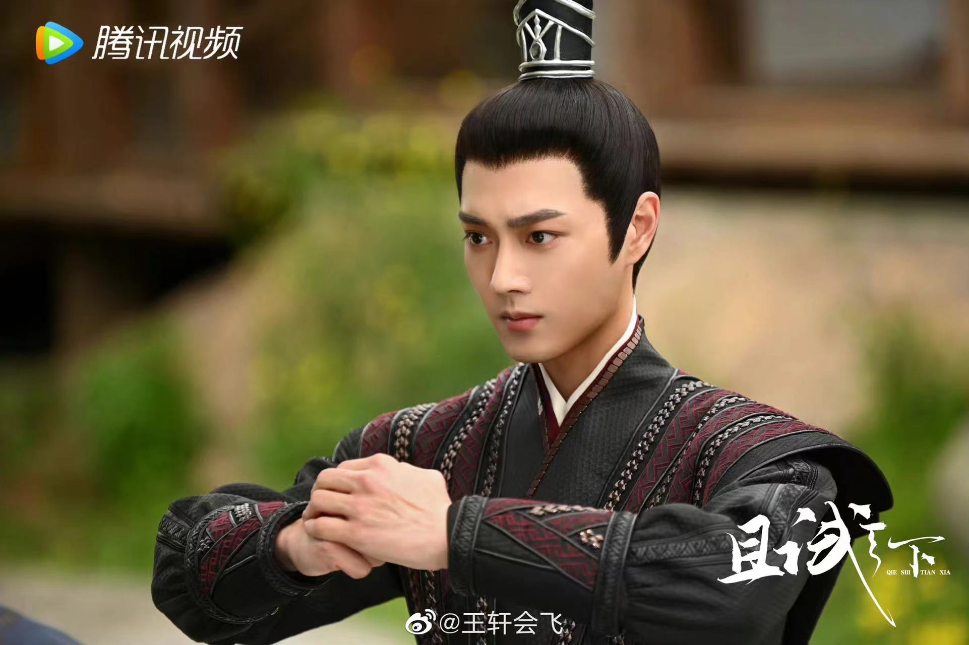 富婆为圆明星梦出资找小鲜肉演情侣？开机时男主一脸“生无可恋”