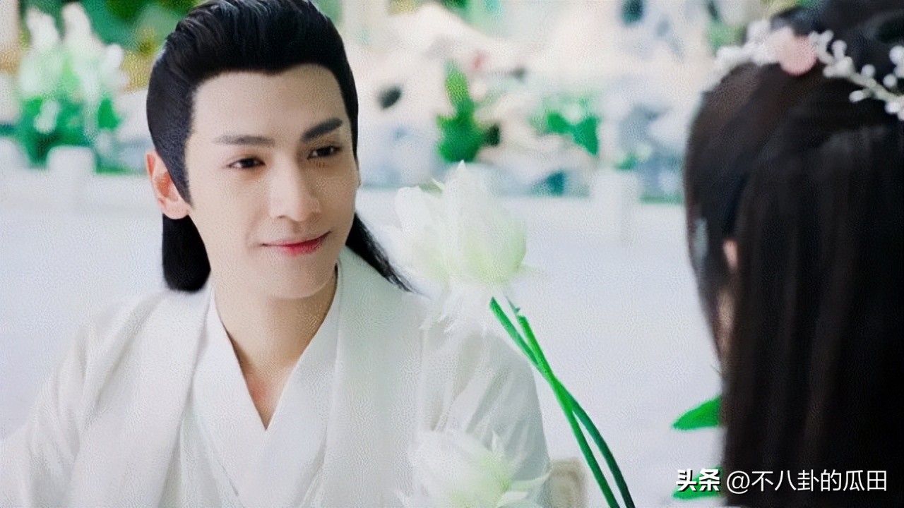 瘦到脱相的几位明星,12位瘦脱相的明星憔悴苍老