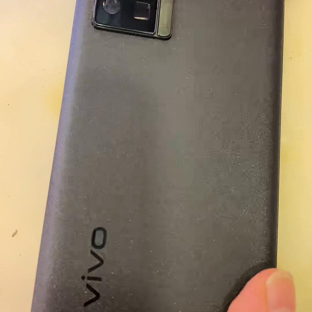 vivox70pro手机用用就黑屏怎么回事,vivox70突然发热严重开不开机