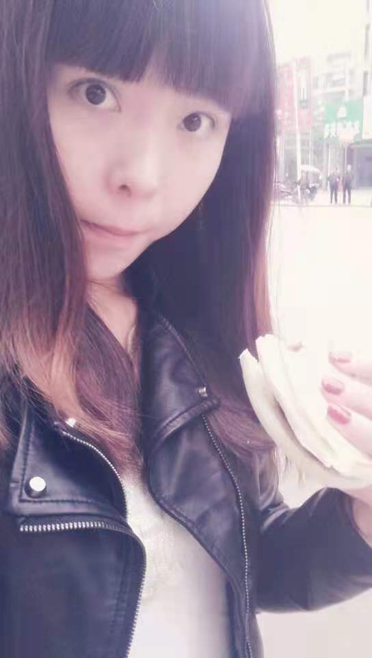 我，90后陕西女娃，每天帮人找对象，人称西安最美小红娘