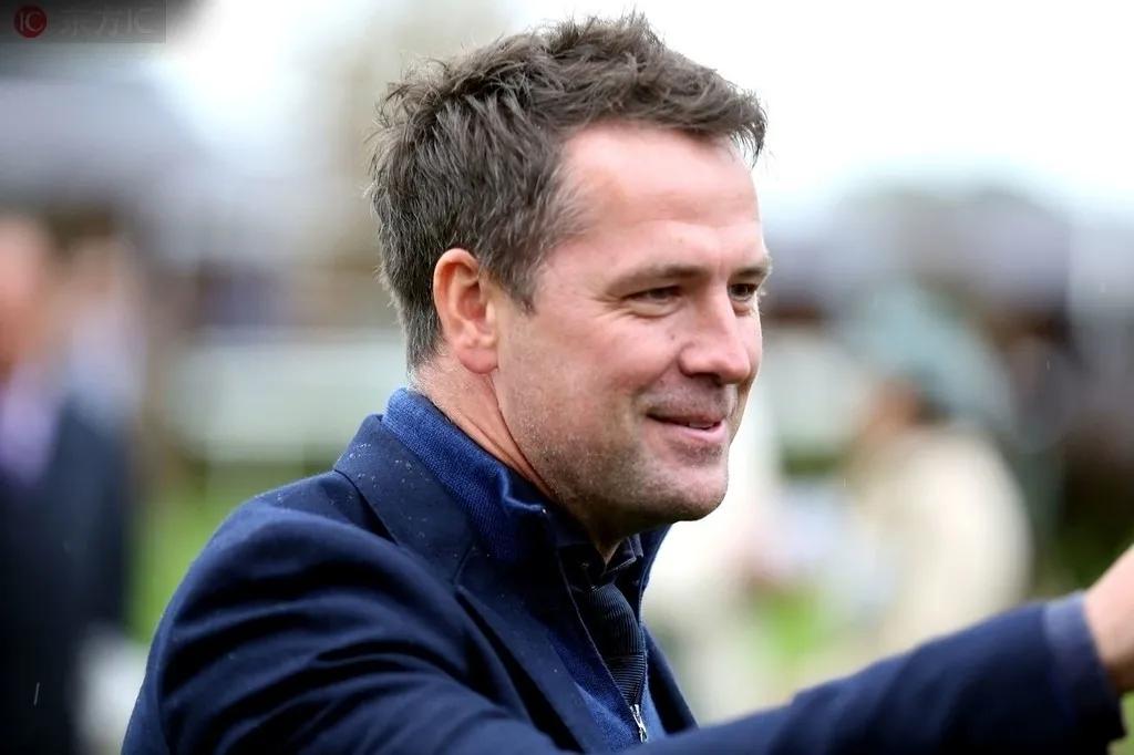 在农村里踢卡塔尔世界杯,乡村小学生足球比赛