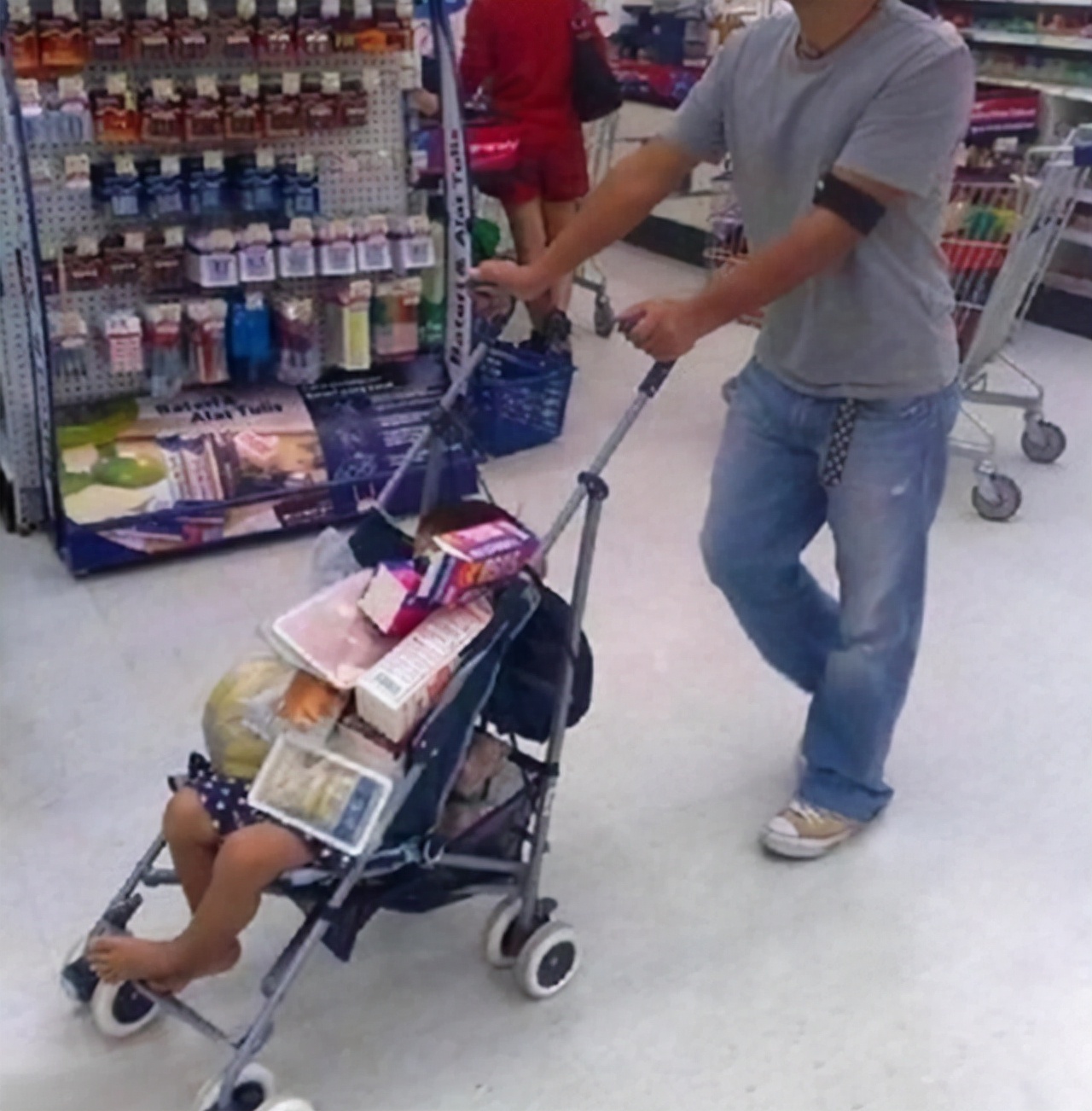 同一个世界不同的人,同一个世界不同的爹妈