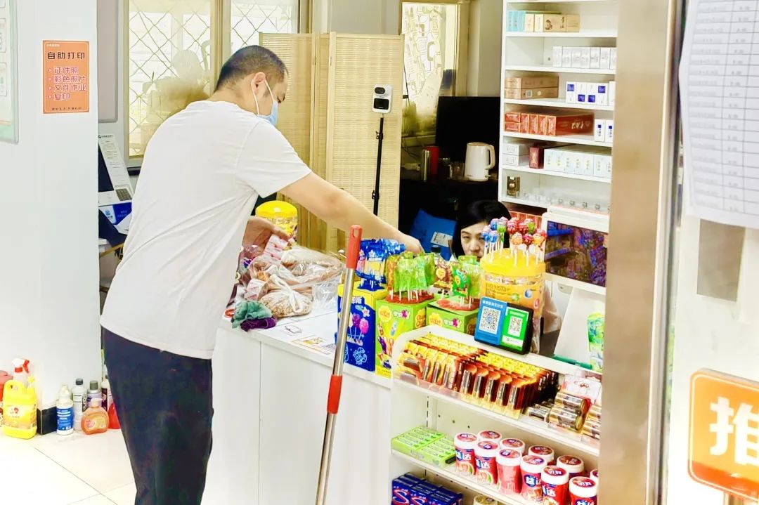 别小看乡村“大脚超市”，一天营业额3000，京东、华冠纷纷入局