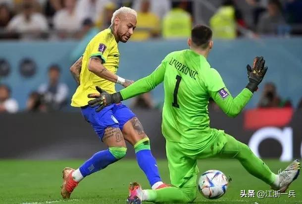 网友评论心疼的评论截图,内马尔受伤后的心软的瞬间