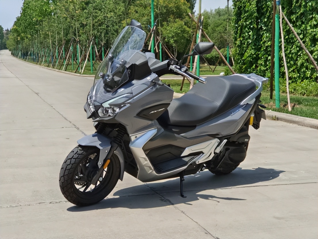 250-300cc踏板哪款尺寸最小,250cc以下性能最好的踏板