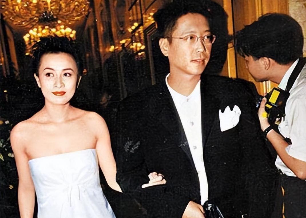 32年前，究竟是谁拍下了刘嘉玲的“照片”？