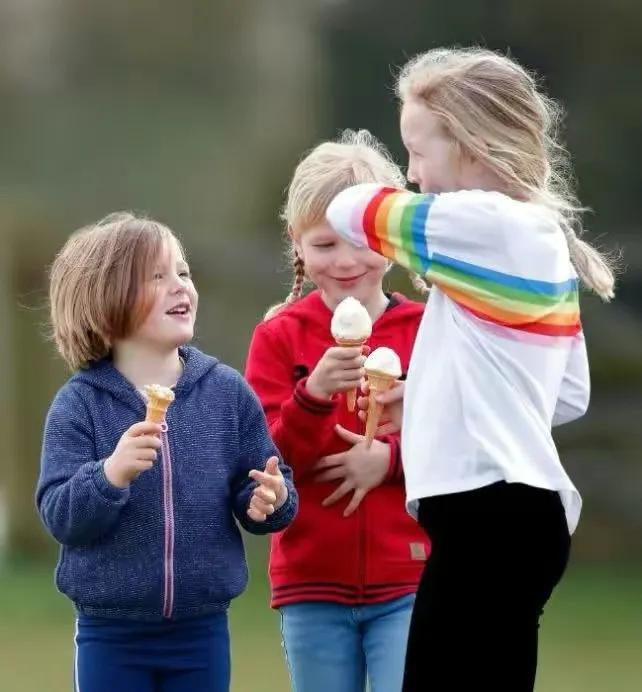 安妮的孙辈,安妮的孙女