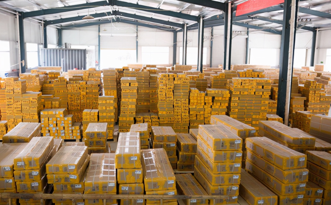 快递小子余建春,余建春快递