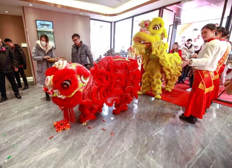 越爱越精彩一起向未来,越爱越精彩演唱