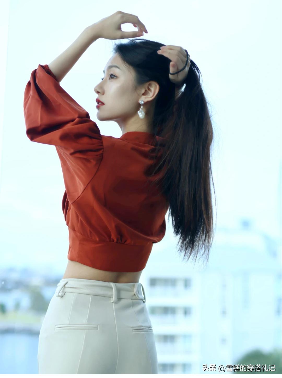 皮肤黑黄的女生穿杏色好看吗,皮肤黑黄适合穿什么色显白