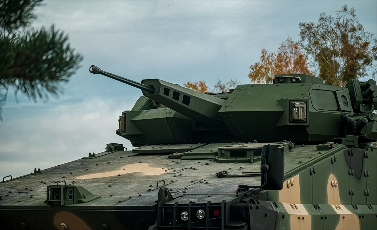 波兰轮式突击火炮,波兰牵引式榴弹炮