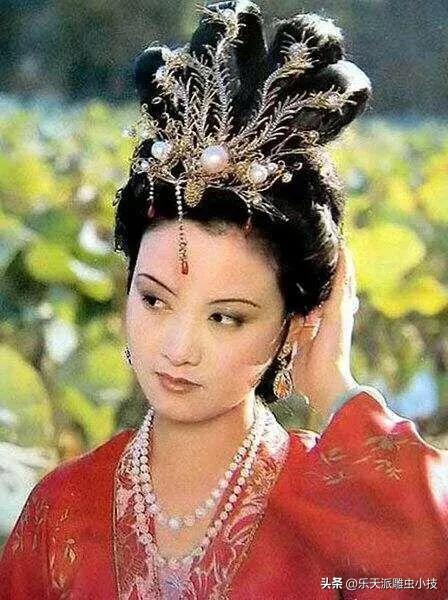 王熙凤扮演者邓婕,王熙凤扮演者邓婕年轻时候的视频