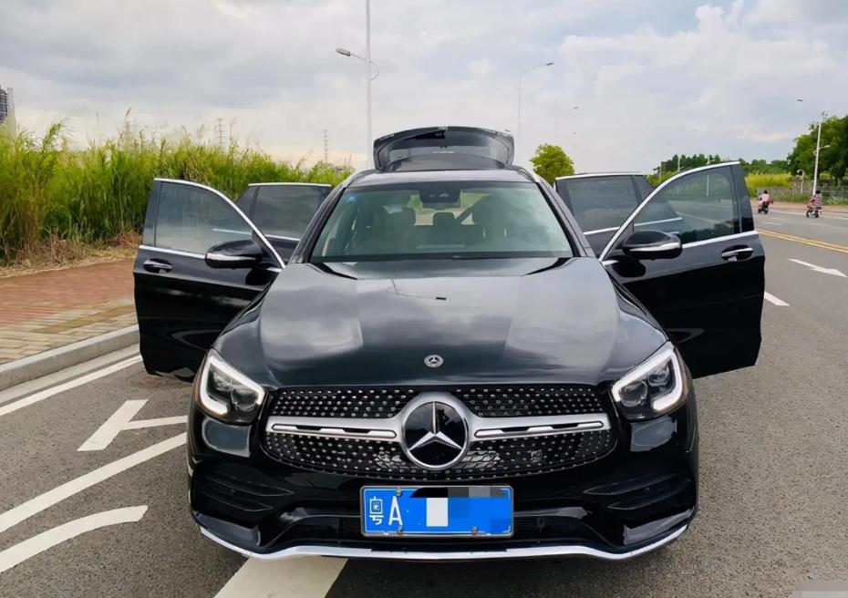 车标像法拉利的车有哪些,法拉利和保时捷车标的马