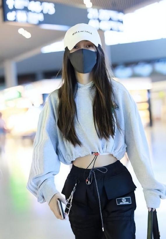 因整容毁掉前途的女星,整容改命的五位明星