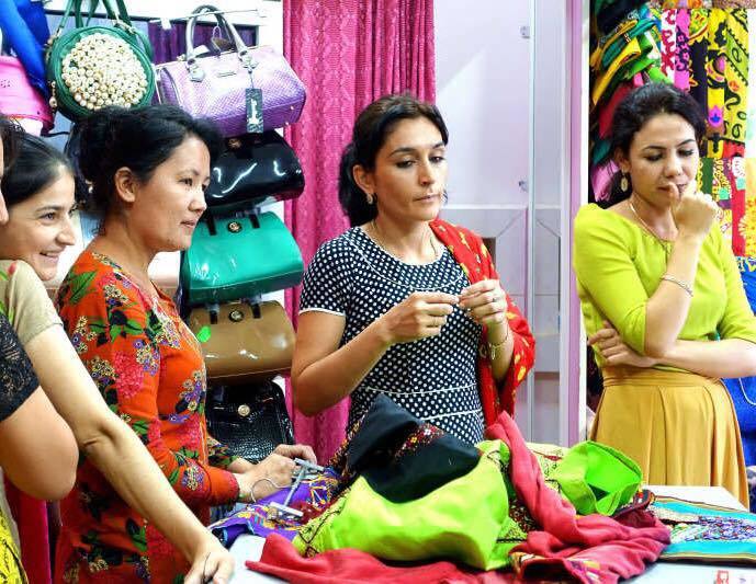 亚洲唯一中立国，水电免费汽油仅一毛，这个国家为何能闷声发大财