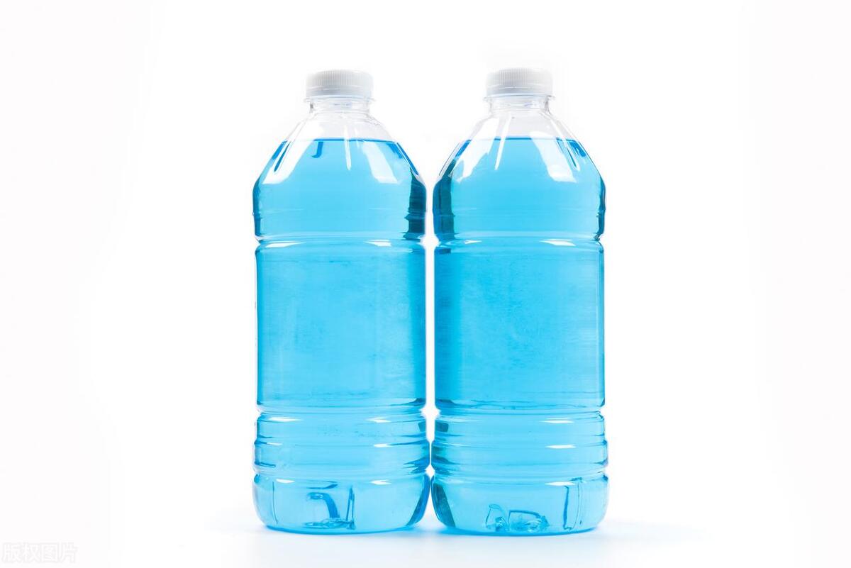 涨知识:汽车所用的玻璃水,为什么是蓝色的?