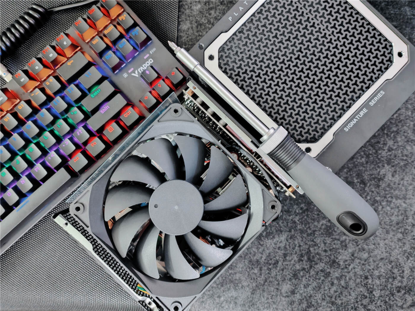 安钛克金牌全模组750w拆解,安钛克白金电源