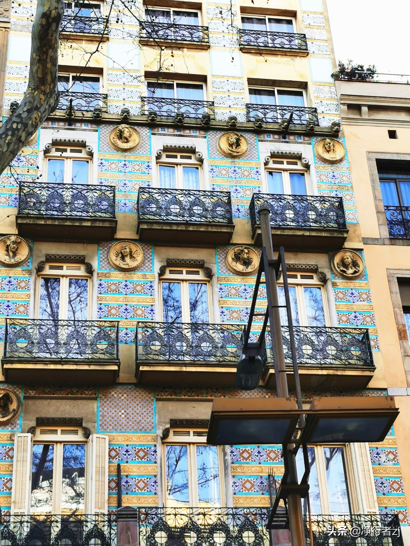 冬日暖阳拔“牙”记（34）巴塞罗那：高迪打造的欧洲之花（上）