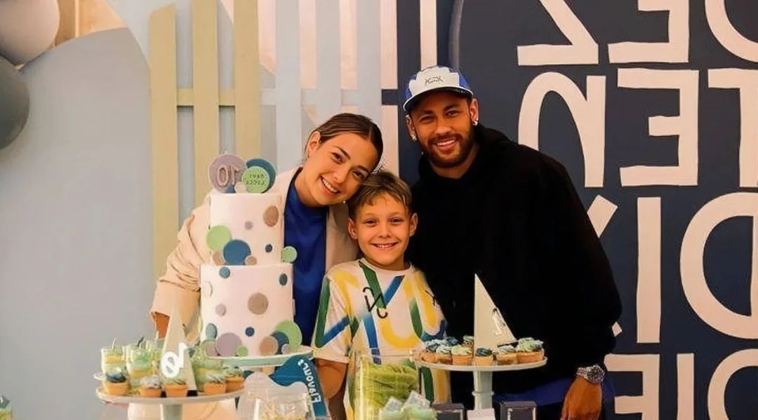 内马尔宠粉,内马尔疼爱儿子