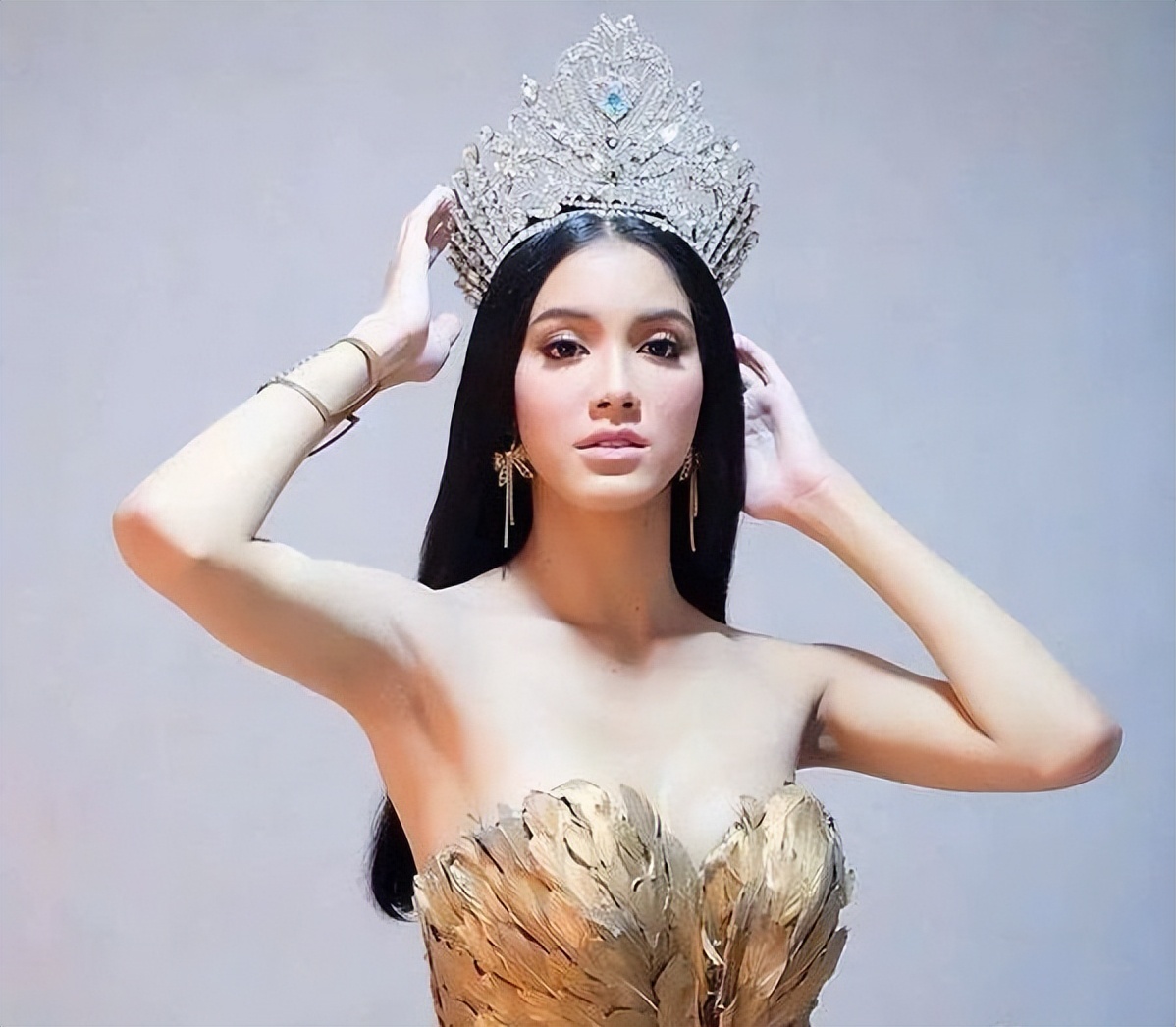 泰国人妖凄惨的晚年生活：提前步入老年生活，背后都是心酸的一幕